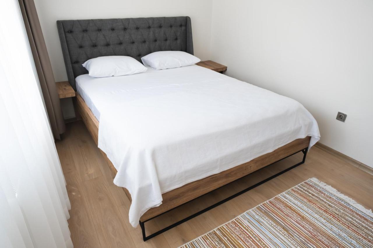 Apartment Near The Historical Elevator With A Sea View Izmir