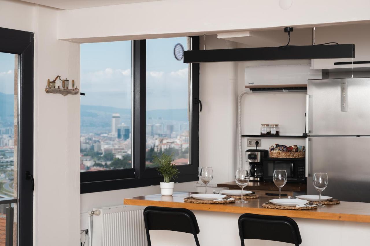 Near The Historical Elevator With A Sea View Appartement İzmir