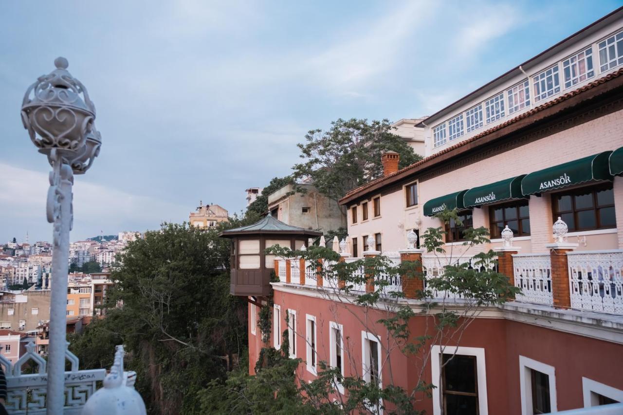 Near The Historical Elevator With A Sea View Appartement İzmir